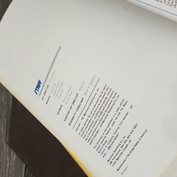 The first dictionary by MacMillan 1981 edition long before Google - Picture 3 of 5